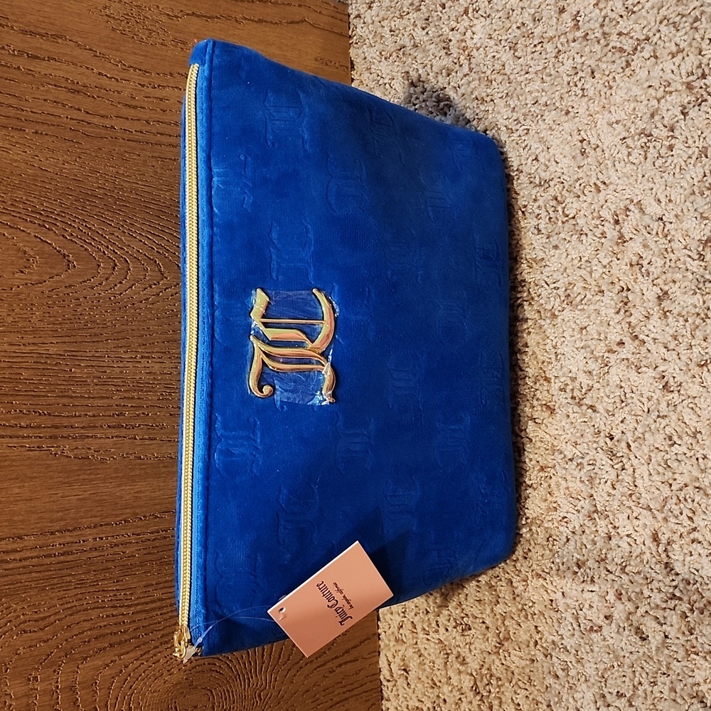 NWT Juicy Couture Large travel pouch